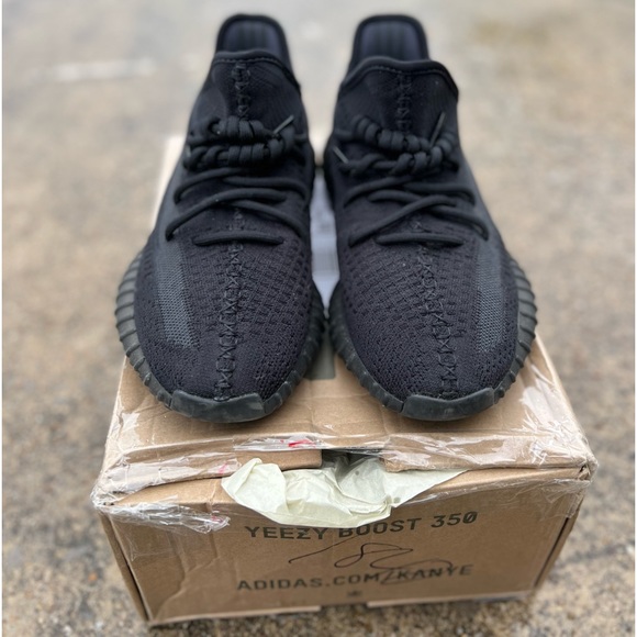 Like new yeezy boot 350 size 8.5